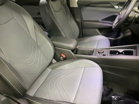 New 2026 Volkswagen Tiguan SE image 8