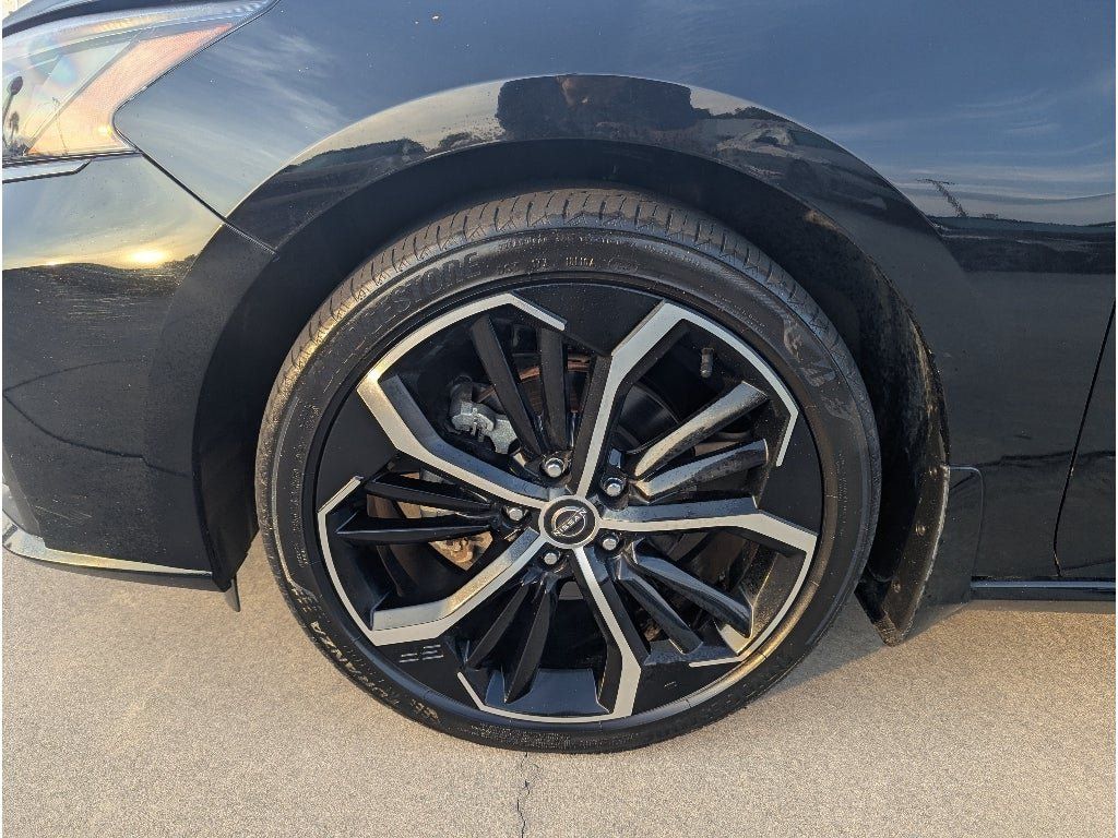 Used 2024 Nissan Altima 2.5 SR w/ SR Premium Package FWD image 8