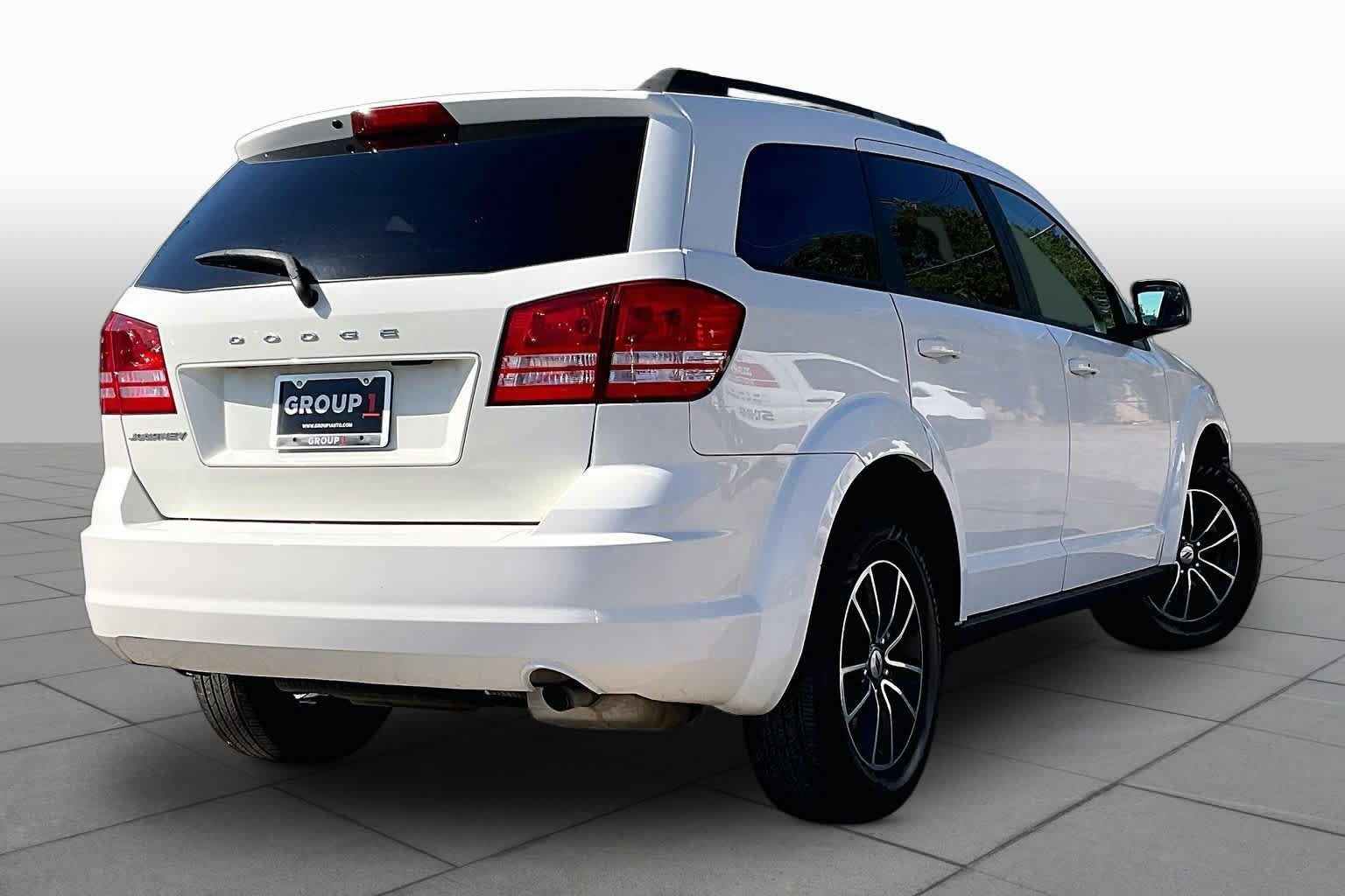 Used 2018 Dodge Journey SE w/ Blacktop Package FWD image 13