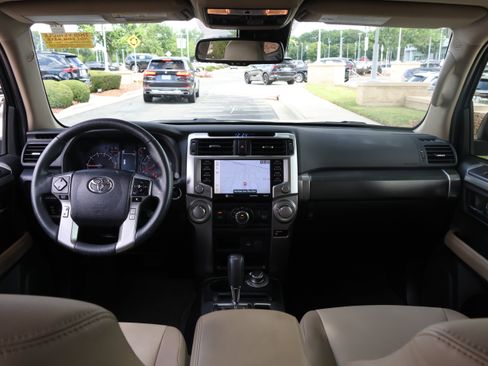 Used 2022 Toyota 4Runner SR5 Premium w/ Moonroof Package AWD/4WD image 16