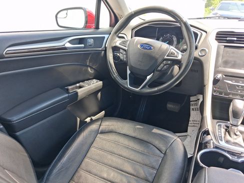 Used 2015 Ford Fusion SE w/ Equipment Group 202A FWD image 22