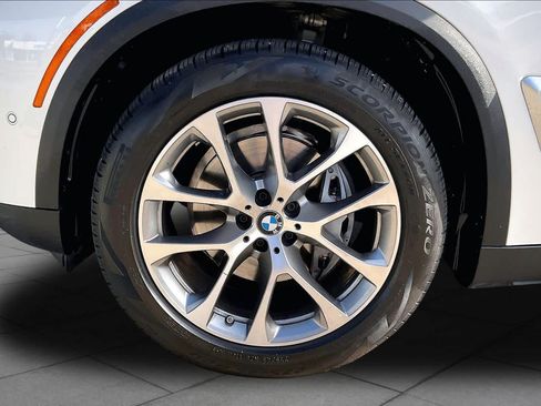 Used 2025 BMW X5 xDrive40i w/ Executive Package AWD/4WD image 11