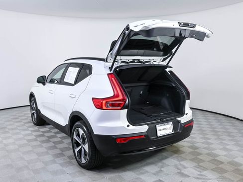 Used 2023 Volvo XC40 B5 Plus w/ Climate Package AWD/4WD image 32