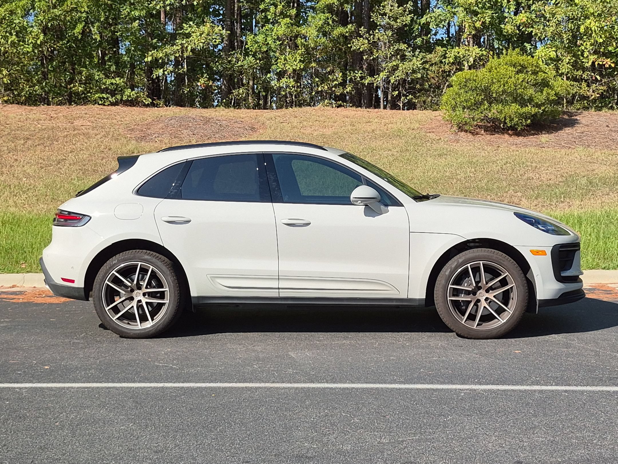 Certified 2026 Porsche Macan AWD/4WD image 23