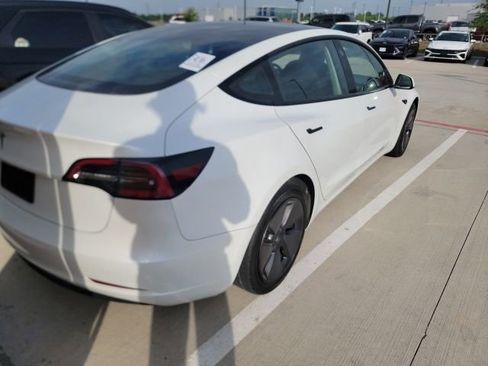 Used 2023 Tesla Model 3 Standard Range image 4