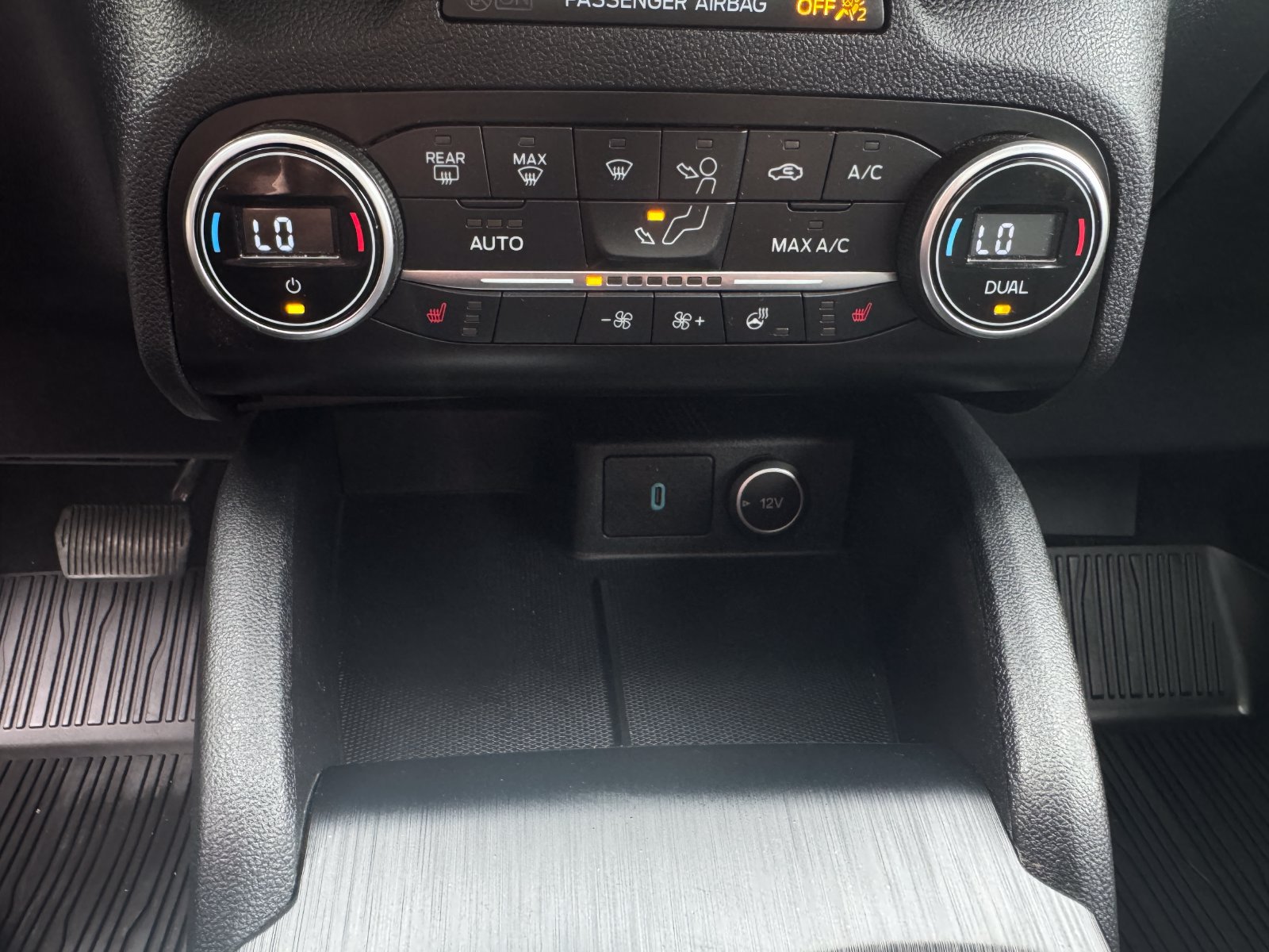 Used 2020 Ford Escape Titanium AWD/4WD image 25