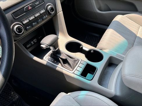 Used 2019 Kia Sportage LX AWD/4WD image 18
