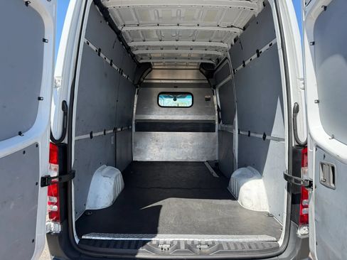 Used 2017 Mercedes-Benz Sprinter 2500 image 26