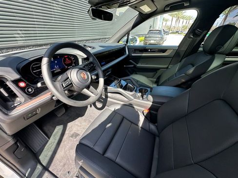 Certified 2026 Porsche Cayenne image 4