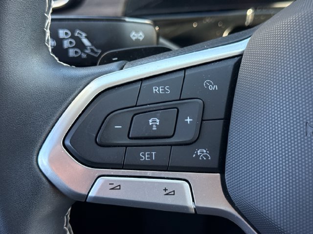 Used 2024 Volkswagen Atlas SEL AWD/4WD image 36
