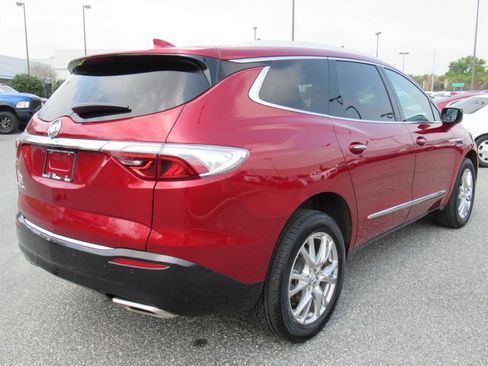 Used 2023 Buick Enclave Essence w/ Experience Buick Package FWD image 7