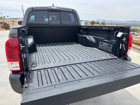 Used 2018 Toyota Tacoma SR w/ SR Convenience Package image 27