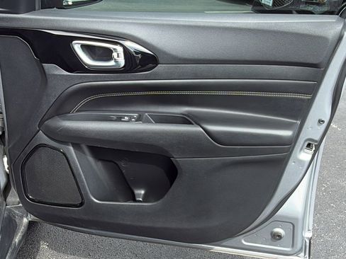 Used 2022 Jeep Compass Latitude FWD image 26