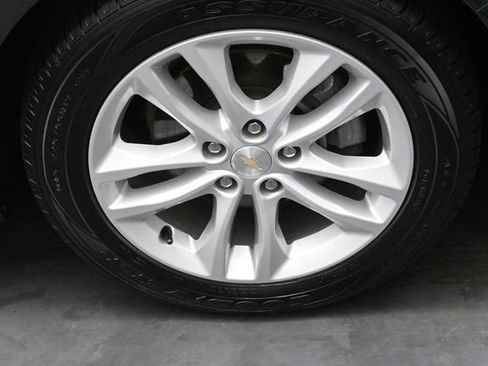 Used 2018 Chevrolet Malibu LT FWD image 43