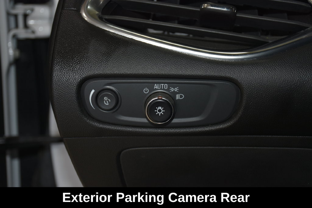 Used 2021 Chevrolet Malibu LT FWD image 12