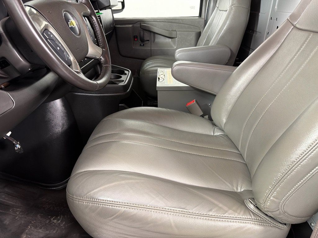 Used 2019 Chevrolet Express 3500 Extended w/ Driver Convenience Package RWD image 11