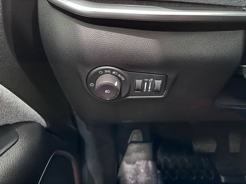 Used 2022 Jeep Compass Latitude w/ Sun and Sound Group AWD/4WD image 25