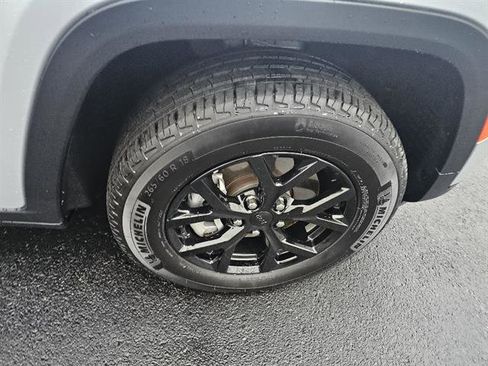 Used 2024 Jeep Grand Cherokee L Altitude image 7