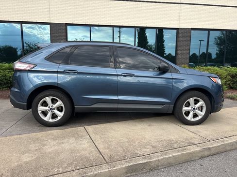 Used 2018 Ford Edge SE FWD image 3