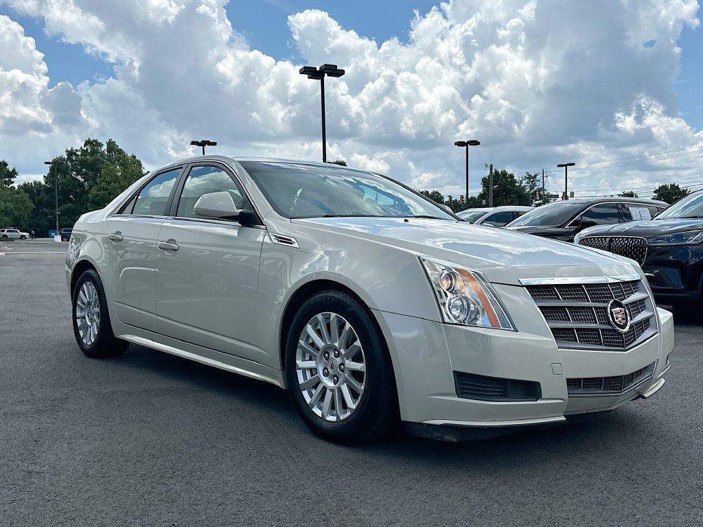 Used 2010 Cadillac CTS Luxury RWD image 2