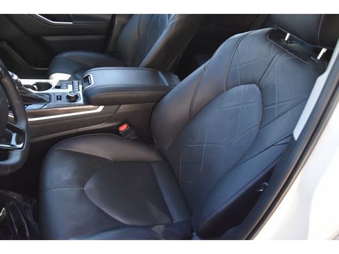 Used 2020 Toyota Highlander Platinum image 14