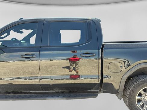 Used 2024 GMC Sierra 1500 AT4 w/ Technology Package AWD/4WD image 12