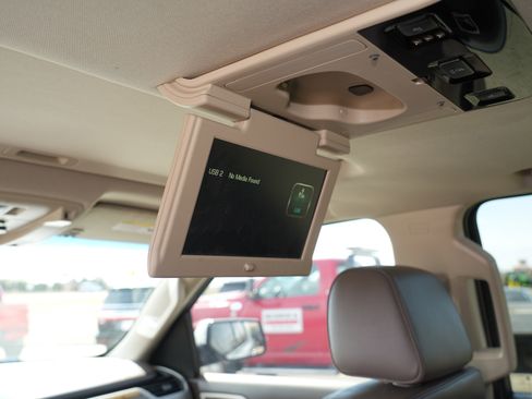 Used 2017 GMC Yukon XL Denali w/ Open Road Package image 24