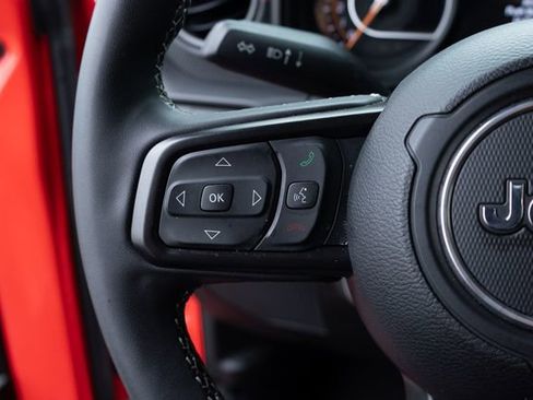 Used 2025 Jeep Wrangler Unlimited Rubicon w/ Convenience Group image 27