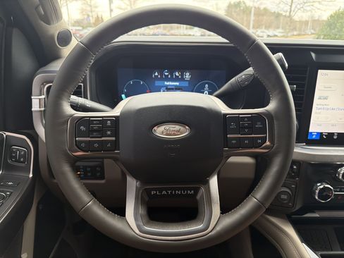 Used 2025 Ford F450 Platinum w/ Platinum Plus Package AWD/4WD image 17