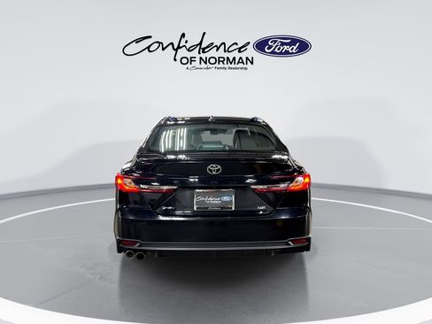 Used 2025 Toyota Camry SE FWD image 7