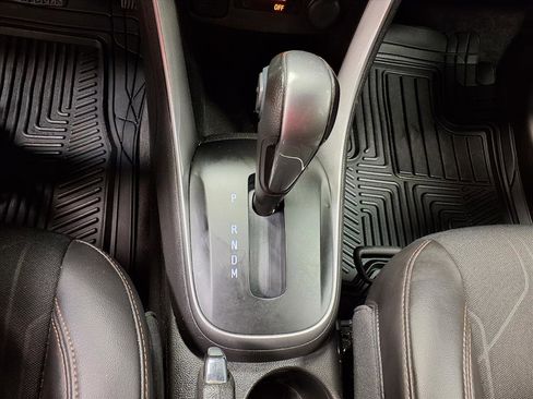 Used 2019 Chevrolet Trax LT w/ LT Convenience Package image 17