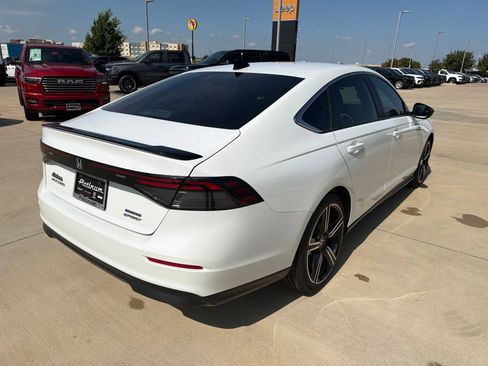 Used 2024 Honda Accord Sport image 5