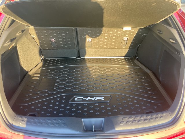 Used 2019 Toyota C-HR LE FWD image 22
