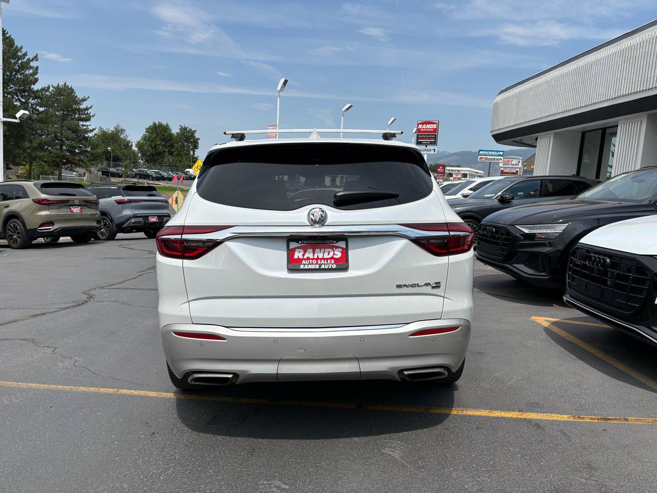Used 2019 Buick Enclave Avenir w/ Avenir Technology Package AWD/4WD image 5