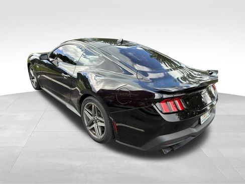 Used 2025 Ford Mustang GT RWD image 3