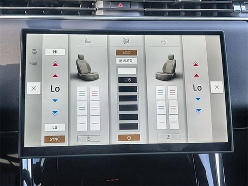 Used 2025 Land Rover Range Rover Sport SE image 26