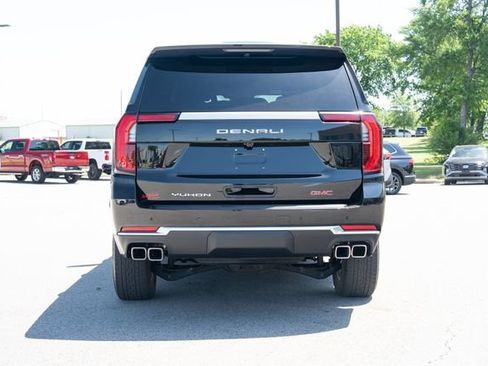 Used 2025 GMC Yukon Denali AWD/4WD image 5