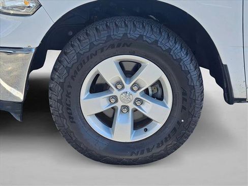 Used 2018 RAM 1500 Classic SLT image 21