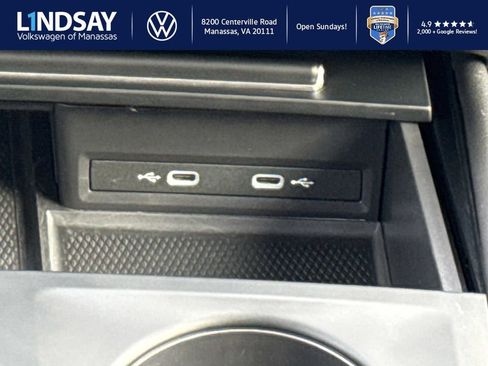 Used 2024 Volkswagen Atlas Cross Sport SE image 16
