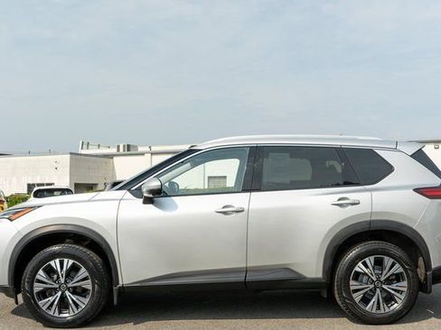 Used 2021 Nissan Rogue SV w/ Premium Package AWD/4WD image 9