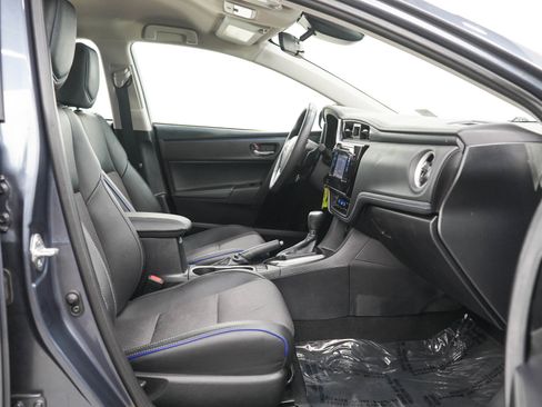 Used 2017 Toyota Corolla SE w/ Carpet Mat Package (TMS) FWD image 11