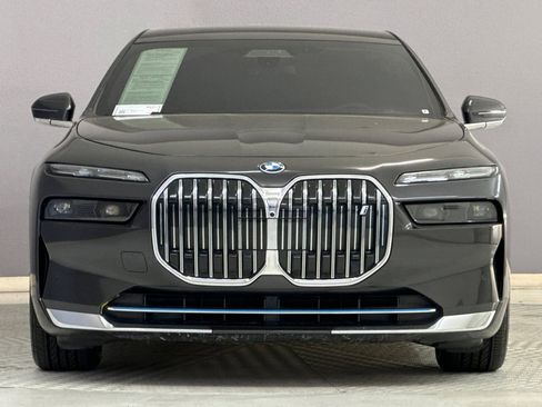 Certified 2023 BMW i7 xDrive60 AWD/4WD image 5
