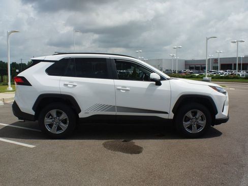 Certified 2025 Toyota RAV4 XLE AWD/4WD image 22