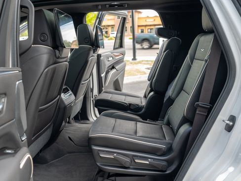 Used 2021 Cadillac Escalade Premium Luxury w/ LPO, Radiant Package AWD/4WD image 55