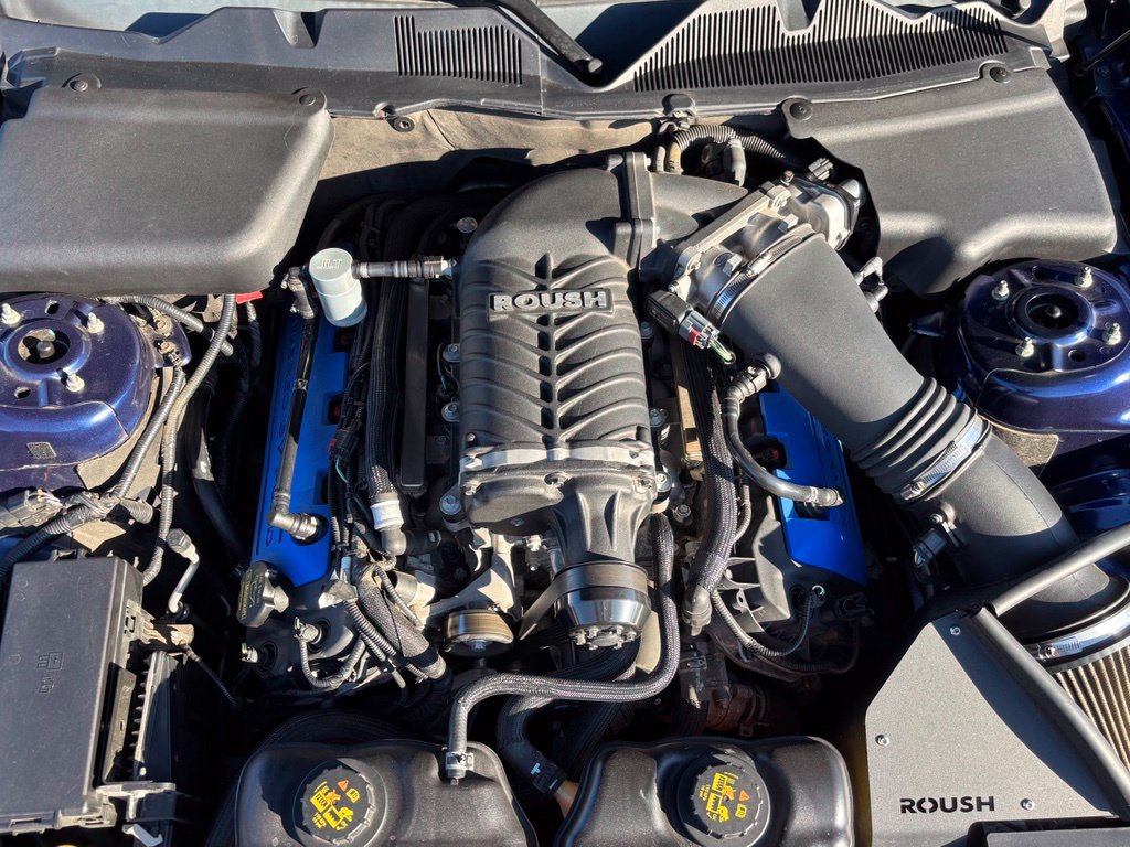 Used 2012 Ford Mustang GT Premium w/ HID Headlamps & Security Pkg RWD image 15
