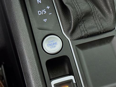 Used 2021 Volkswagen Atlas SE image 20