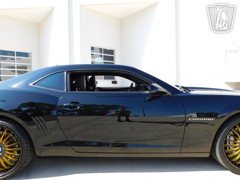 Used 2013 Chevrolet Camaro SS w/ RS Package RWD image 31