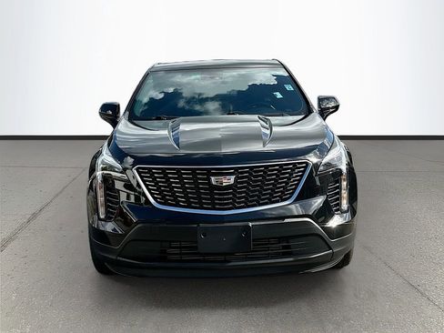 Used 2023 Cadillac XT4 Luxury w/ Cold Weather Package image 2