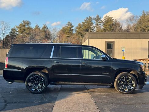 Used 2019 GMC Yukon XL Denali w/ Denali Ultimate Package image 5