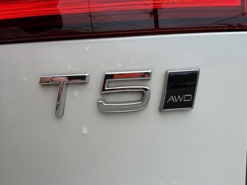 Used 2022 Volvo V60 T5 Cross Country w/ Advanced Package image 13